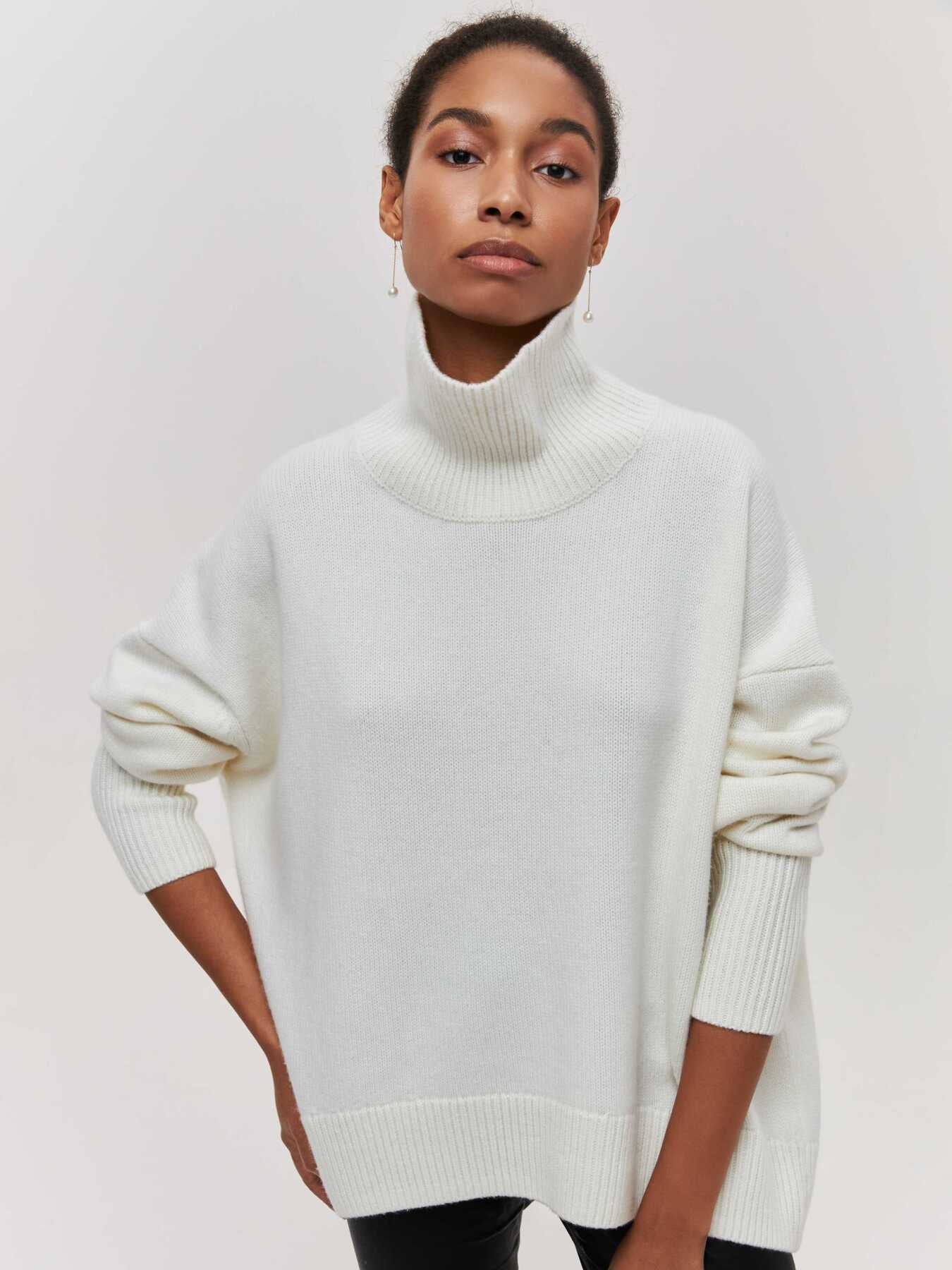 Pull d’hiver à col roulé pour femme, chaud et élégant.